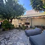 Joyful Secret Garden Downtown By 8essentially *