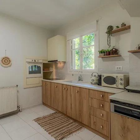 Ferienhaus Joyful Secret Garden Downtown By 8essentially *