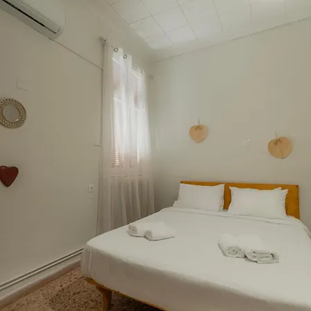 Tatil Evi Joyful Secret Garden Downtown By 8essentially Hanya