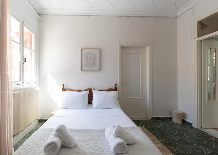 Joyful Secret Garden Downtown By 8essentially *