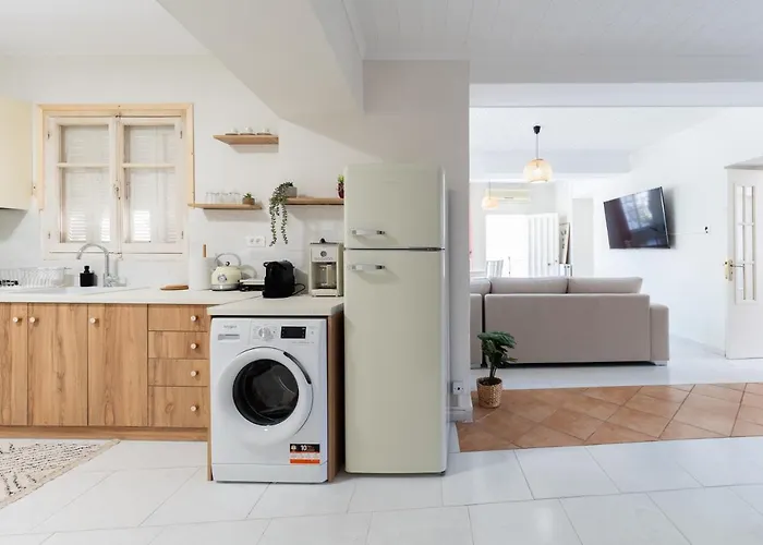 Joyful Secret Garden Downtown By 8essentially La Canea