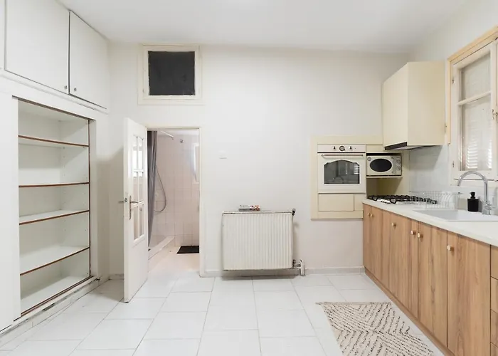 Joyful Secret Garden Downtown By 8essentially Casa vacanze