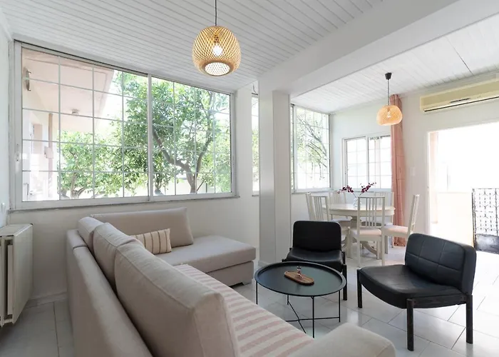 Joyful Secret Garden Downtown By 8essentially La Canea