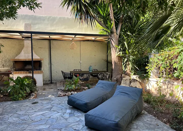 Joyful Secret Garden Downtown By 8essentially La Canea