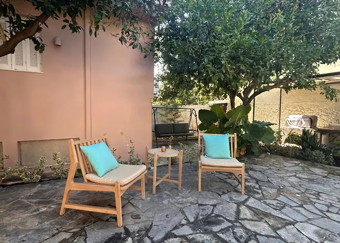 Joyful Secret Garden Downtown By 8essentially *