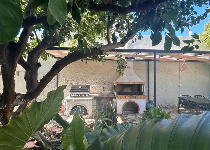 Joyful Secret Garden Downtown By 8essentially Casa vacanze