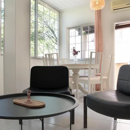 Joyful Secret Garden House * 하니아