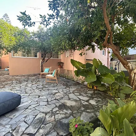 Vakantiehuis Joyful Secret Garden House Chania (Crete)